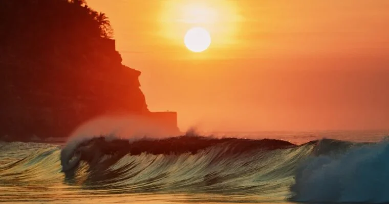 Disfruta de las mejores olas del Pacífico en Playa El Zonte, un paraíso en El Salvador